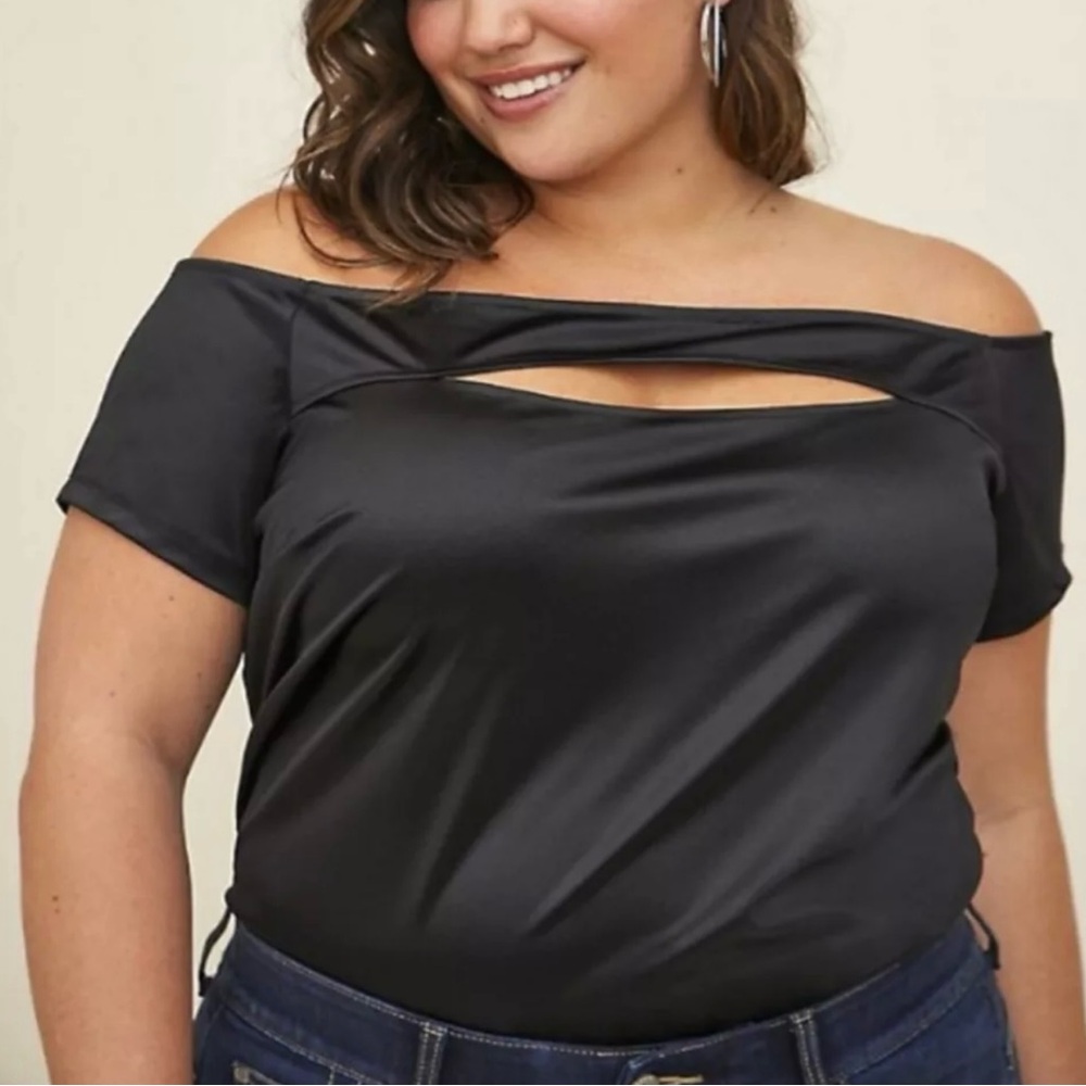Torrid NWT Black Stretch Satin Off Shoulder Cut Out S/S Casino Top Size 3X 3